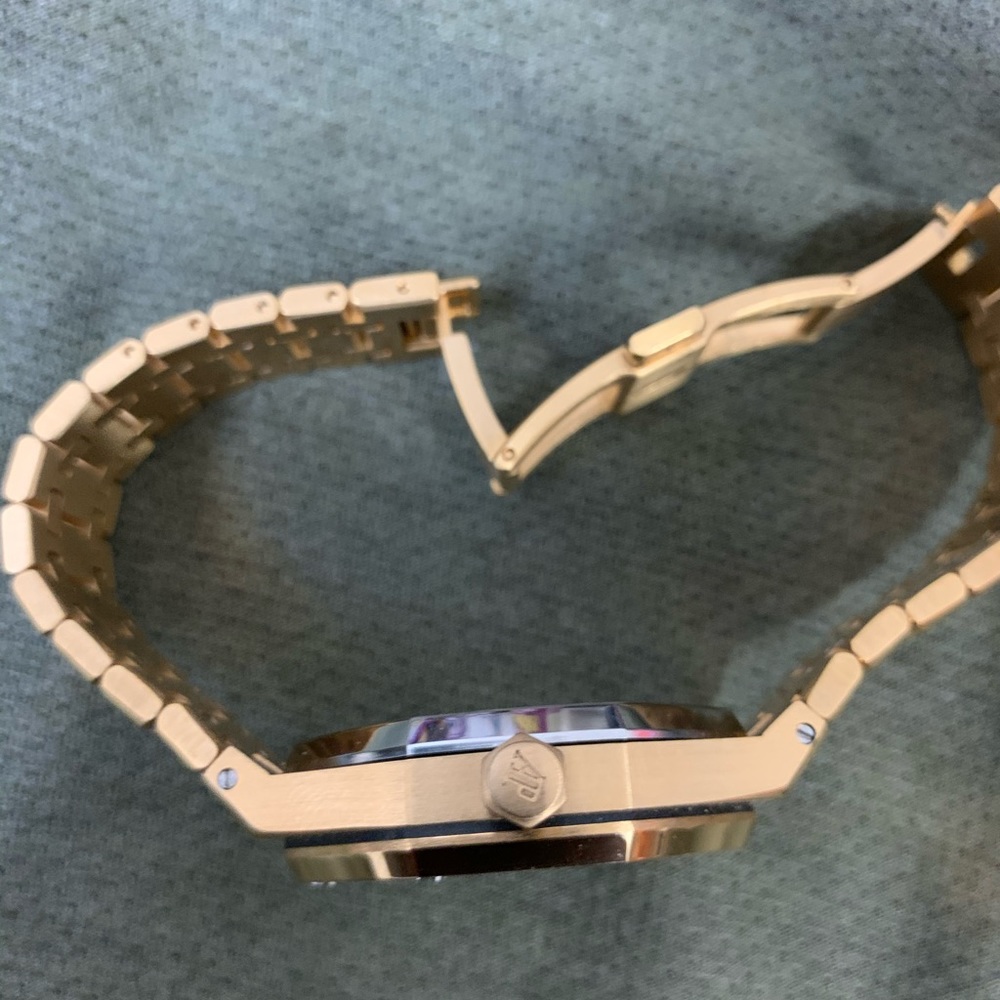 Gold watch - Picture 4 of 4